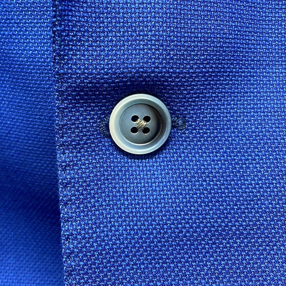 Perfect & gorgeous! Unconstructed blue blazer. Top of the chain! 3 button. - Picture 5 of 16